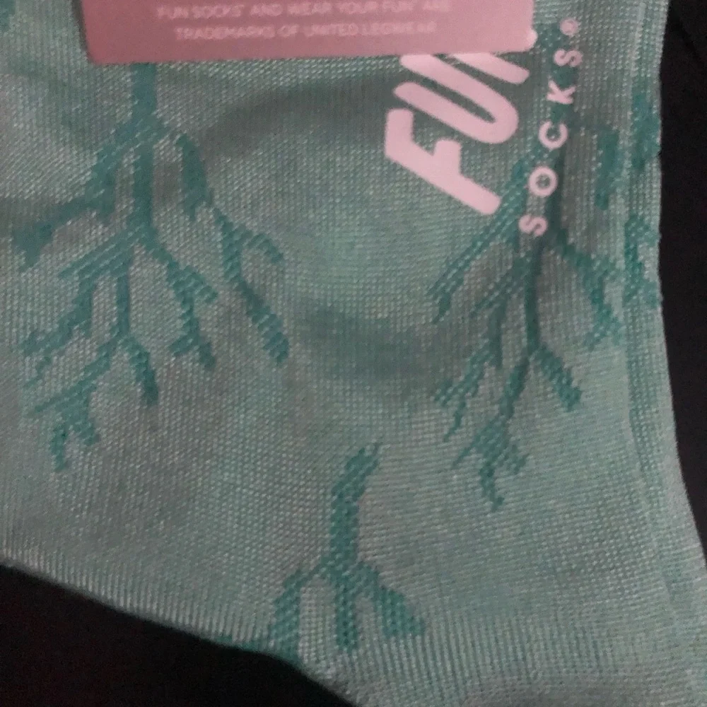 Women’s Light Green Seaweed design Combed Cotton Crew Socks